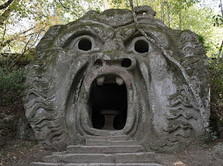 Il Parco dei Mostri, Sacro Bosco di Bomarzio (Viterbo, Lazio) e la PIRAMIDE Etrusca MISTERIOSA .