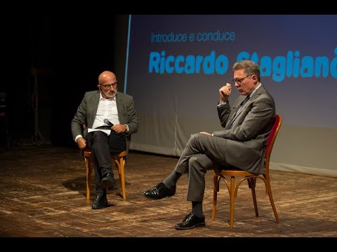 Il filosofo e professore Luciano Floridi ci spiega perché le AI non sono così intelligenti come vogliono farci credere.