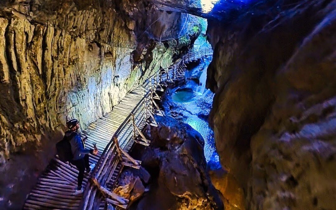 Il Santuario di Santa Augusta e Le Grotte del Caglieron. Dove: Vittorio Veneto, Provincia di Treviso, Veneto, Italia.